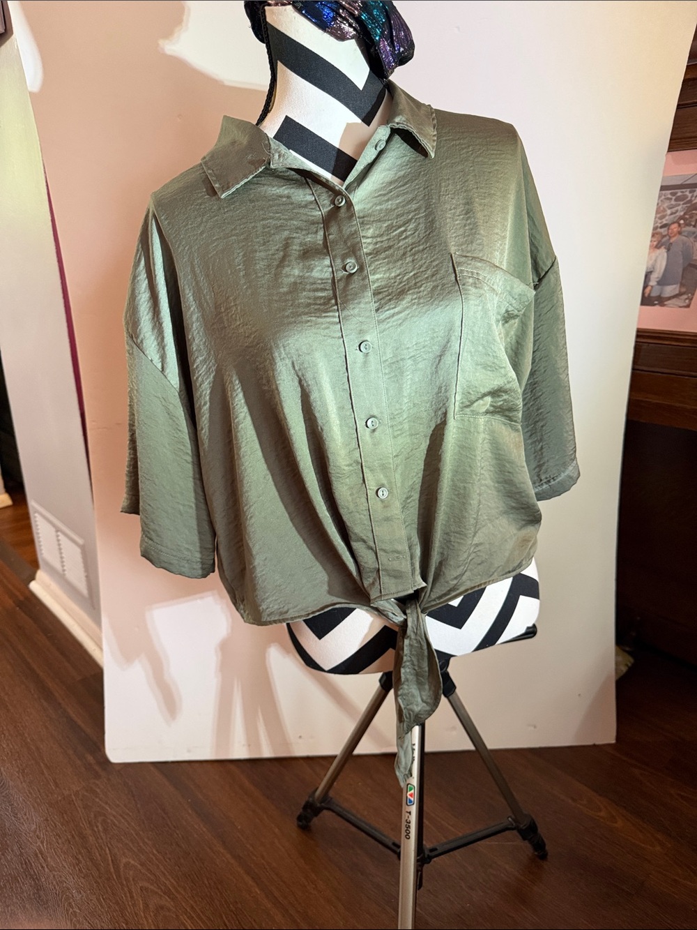 SO Button-Front Bottoms in Olive - Picture 3 of 3